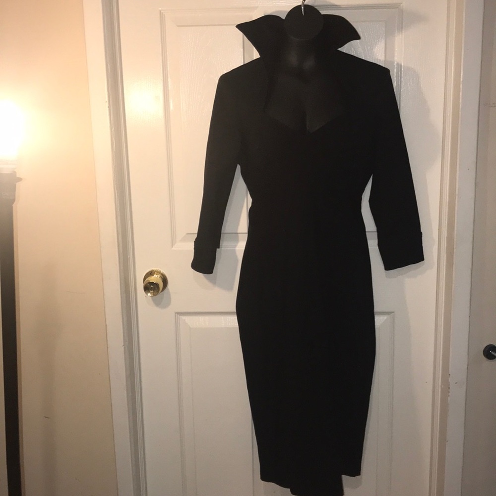 Pinup, vintage, high collar, midi dress.